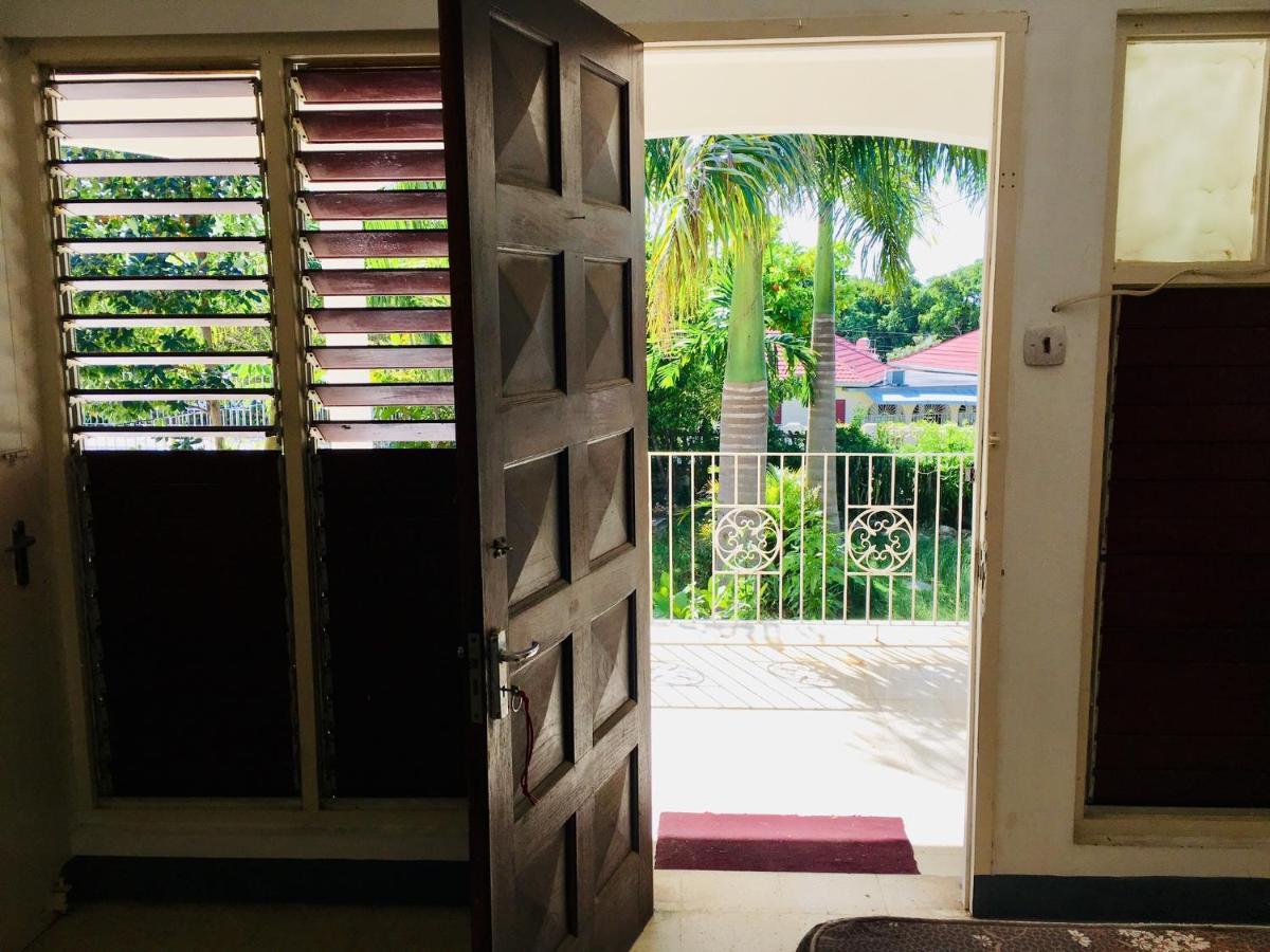 African Symbol Guest House มอนเทโกเบย์ ภายนอก รูปภาพ